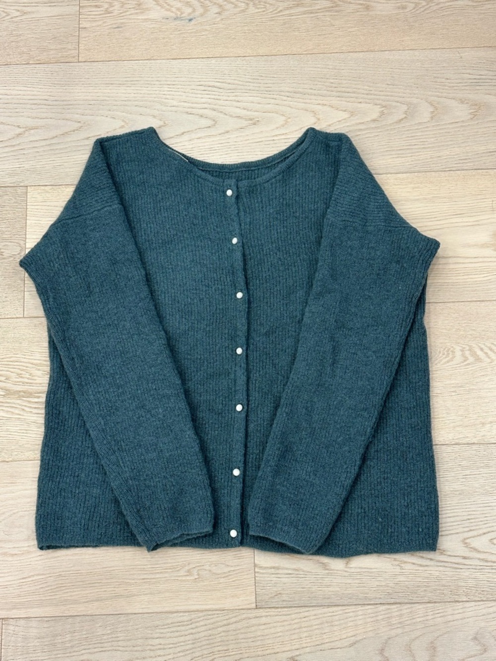 Sézane Gaspard Cardigan Sage - Picture 2 of 5